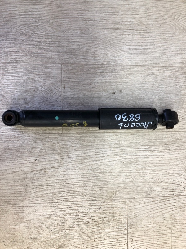 Амортизатор задний HYUNDAI ACCENT RB 10- 2012 RB 1.6 G4FD 55300-1R300 Б/У