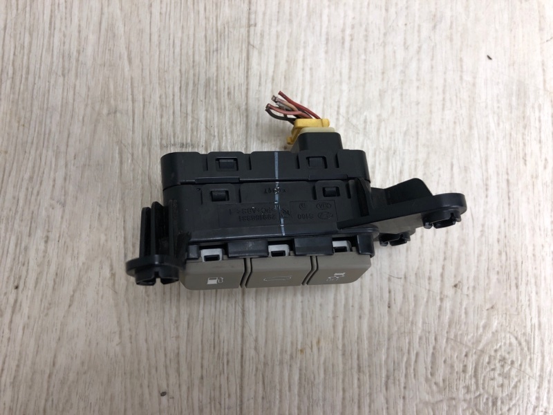 Блок кнопок торпедо левый OPTIMA JF 15-20 2016 JF 2.4 G4KJ Блок кнопок торпедо левый OPTIMA JF 15-20 2016 JF 2.4 G4KJ