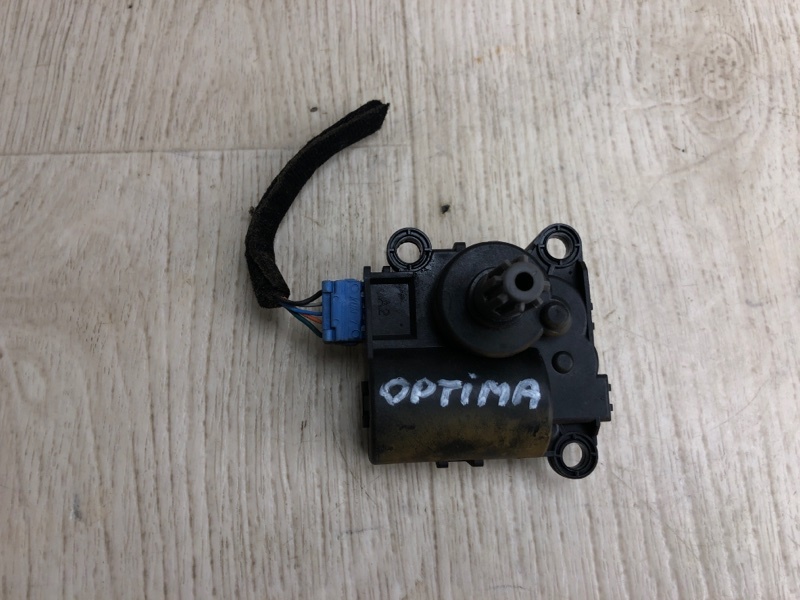 Моторчик заслонки печки KIA OPTIMA JF 15-20 2016 JF 2.4 G4KJ 97162-C1010 Б/У