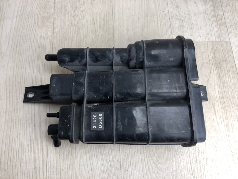 Запчасть абсорбер топливный KIA OPTIMA JF 15-20 2016 JF 2.4 G4KJ 31420-D5500 Б/У Абсорбер топливный KIA OPTIMA JF 15-20 2016 JF 2.4 G4KJ 31420-D5500 Б/У