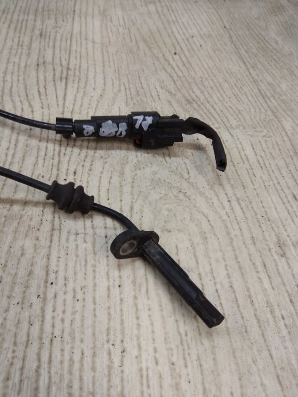 Датчик ABS задний левый CHRYSLER 200 14-16 UF 2.4 ED6