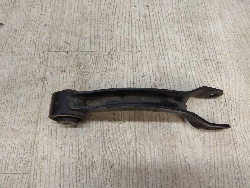 Рычаг задней подвески поперечный верхний 200 14-16 2016 UF 2.4 ED6