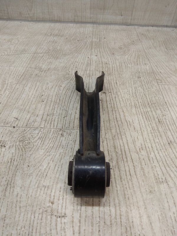 Рычаг задней подвески поперечный верхний 200 14-16 2016 UF 2.4 ED6