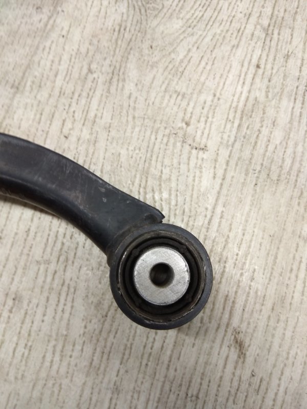 Рычаг задней подвески поперечный верхний 200 14-16 2016 UF 2.4 ED6