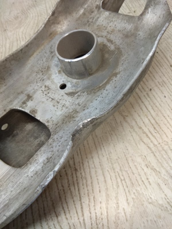 Рычаг задней подвески поперечный нижний 200 14-16 2016 UF 2.4 ED6