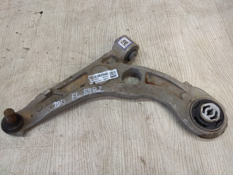 Рычаг передней подвески нижний левый CHRYSLER 200 14-16 2016 UF 2.4 ED6 68228521AF Б/У