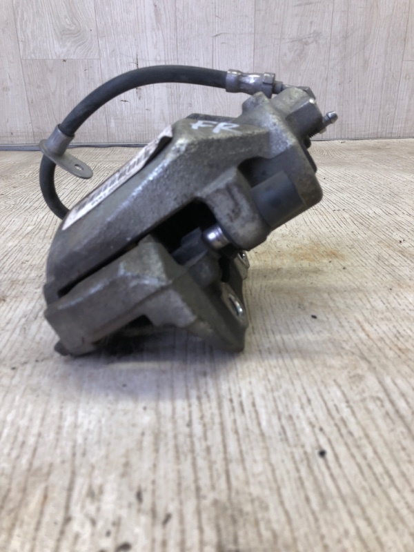 Суппорт тормозной передний правый FOCUS 10-18 2017 CB8 2.0 XQDA