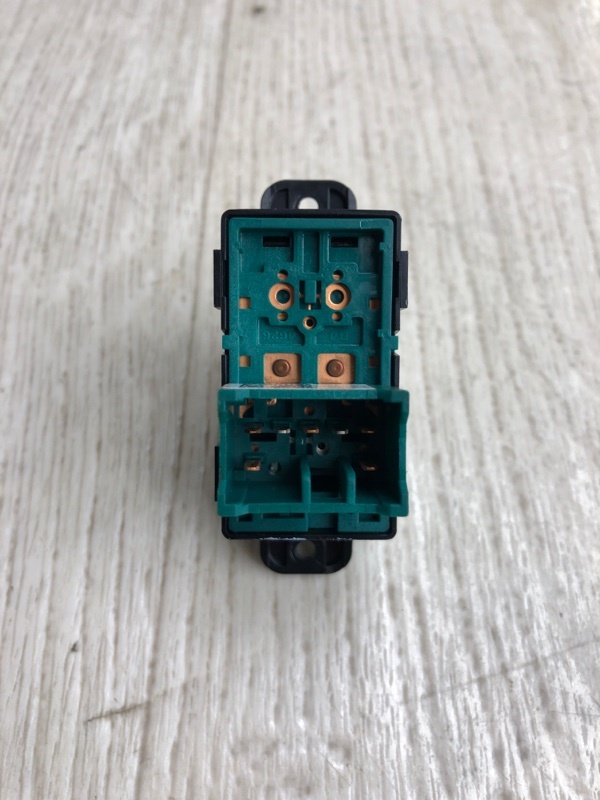 Кнопка стеклоподъемника задняя правая KIA OPTIMA JF 15-20 JF 2.4 G4KJ