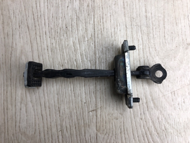 Ограничитель двери задний левый KIA OPTIMA JF 15-20 2016 JF 2.4 G4KJ 79480-D5000 Б/У