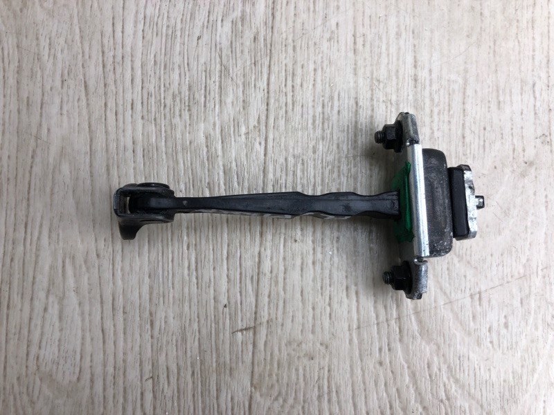 Запчасть ограничитель двери передний левый KIA OPTIMA JF 15-20 2016 JF 2.4 G4KJ 79380-D5000 Б/У Ограничитель двери передний левый KIA OPTIMA JF 15-20 2016 JF 2.4 G4KJ 79380-D5000 Б/У