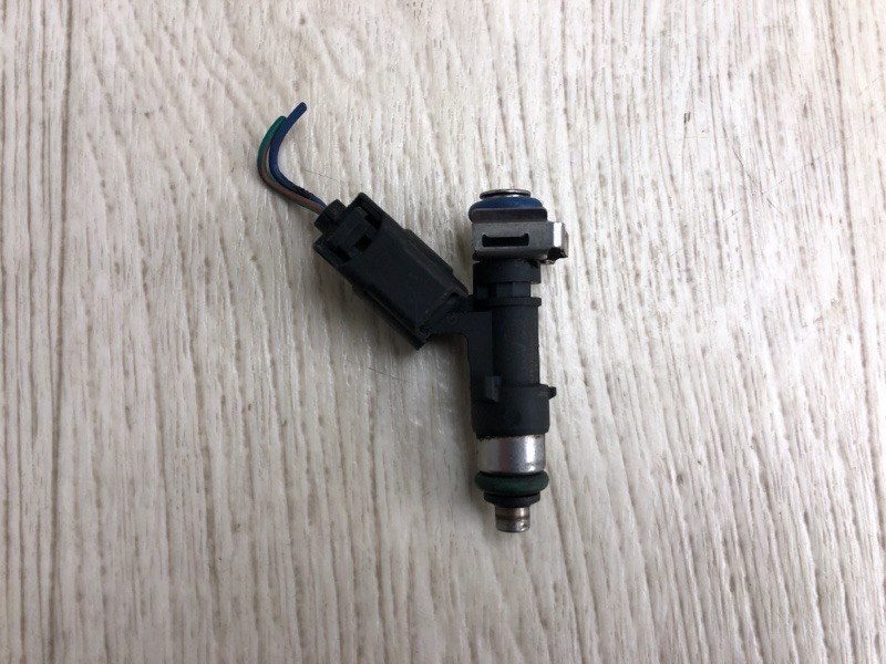 Форсунка топливная FORD FIESTA 08-17 2013 CCN 1.6 HXJB BE8Z-9F593-B Б/У