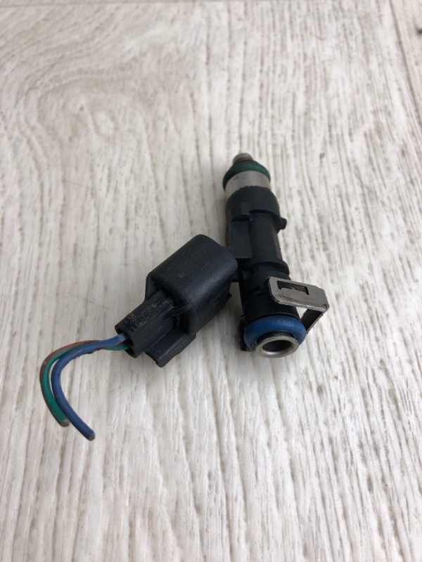 Форсунка топливная FIESTA 08-17 2013 CCN 1.6 HXJB