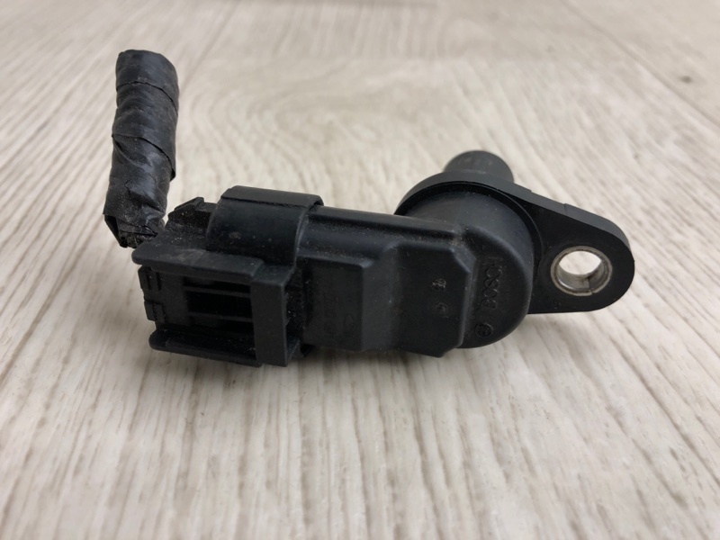 Датчик положения распредвала FIESTA 08-17 2013 CCN 1.6 HXJB Датчик положения распредвала FIESTA 08-17 2013 CCN 1.6 HXJB