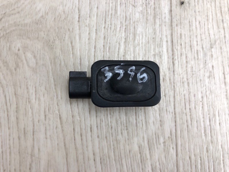 Кнопка открывания багажника наружная FORD FIESTA 08-17 2013 CCN 1.6 HXJB 1L2Z-14018-AC Б/У