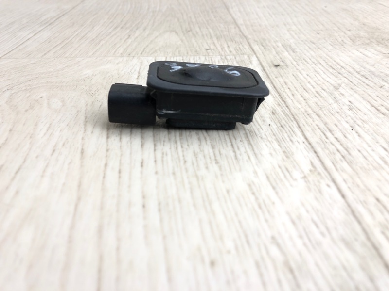 Кнопка открывания багажника наружная FIESTA 08-17 2013 CCN 1.6 HXJB