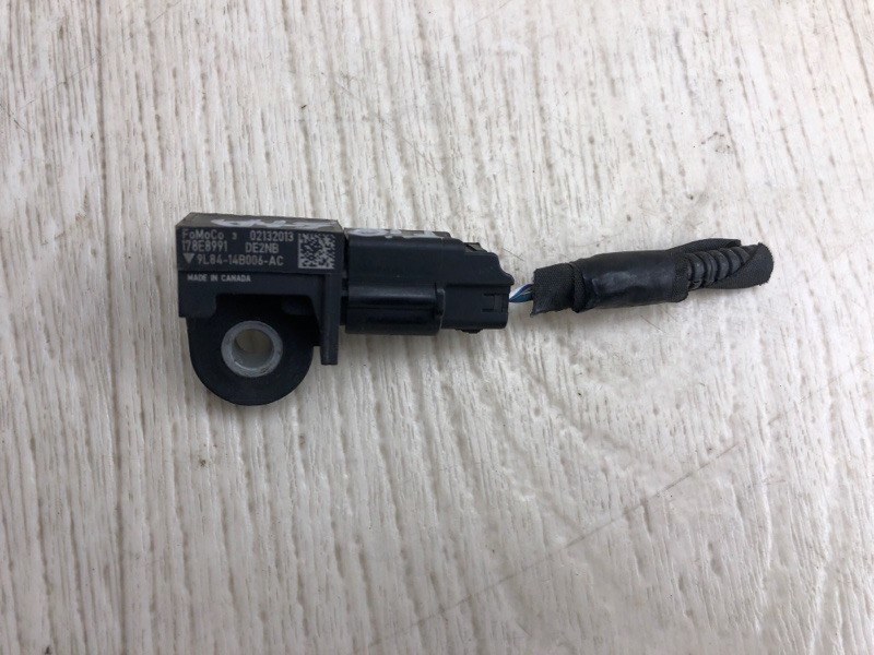 Запчасть датчик удара передний FORD FIESTA 08-17 2013 CCN 1.6 HXJB 9L8Z-14B004-A Б/У Датчик удара передний FORD FIESTA 08-17 2013 CCN 1.6 HXJB 9L8Z-14B004-A Б/У