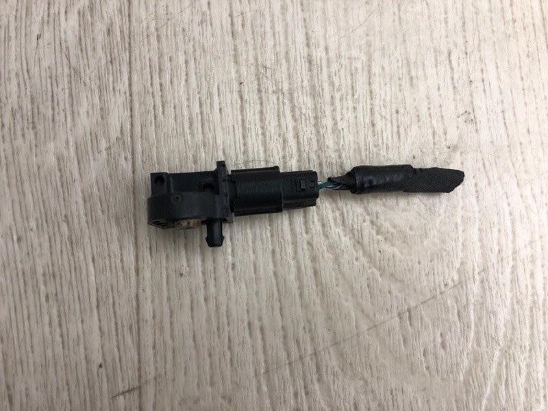 Датчик удара передний FIESTA 08-17 2013 CCN 1.6 HXJB Датчик удара передний FIESTA 08-17 2013 CCN 1.6 HXJB