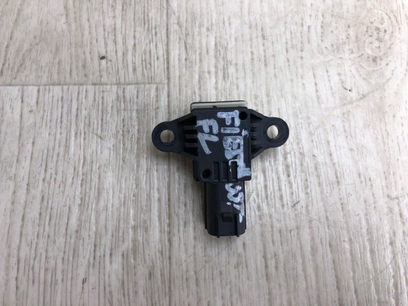 Запчасть датчик удара FORD FIESTA 08-17 2013 CCN 1.6 HXJB CT4Z-14B345-A Б/У Датчик удара FORD FIESTA 08-17 2013 CCN 1.6 HXJB CT4Z-14B345-A Б/У