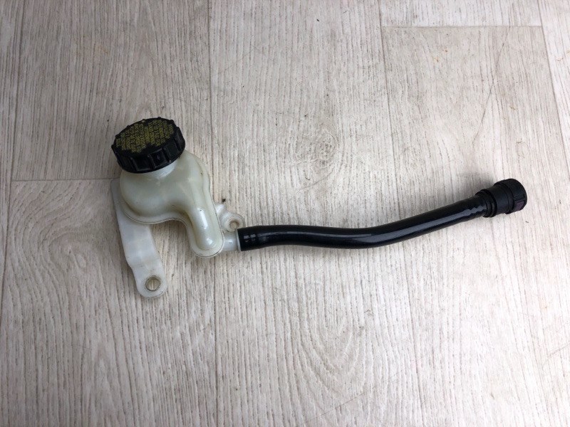 Бачок главного тормозного цилиндра FORD FIESTA 08-17 2013 CCN 1.6 HXJB AE8Z-2K478-A Б/У