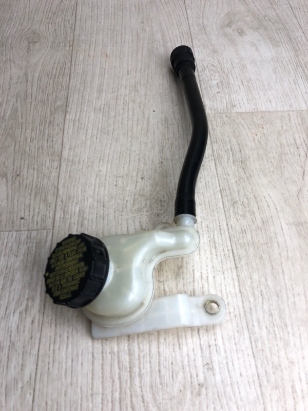 Бачок главного тормозного цилиндра FIESTA 08-17 2013 CCN 1.6 HXJB