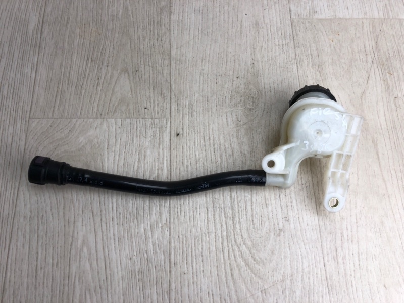 Бачок главного тормозного цилиндра FORD FIESTA 08-17 CCN 1.6 HXJB