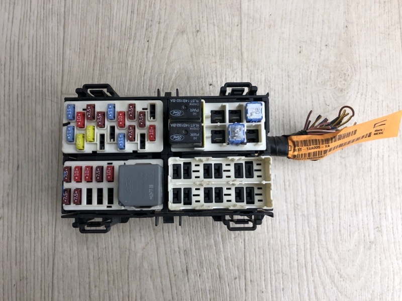 Блок предохранителей моторный отсек FORD FIESTA 08-17 2013 CCN 1.6 HXJB 14A067 Б/У