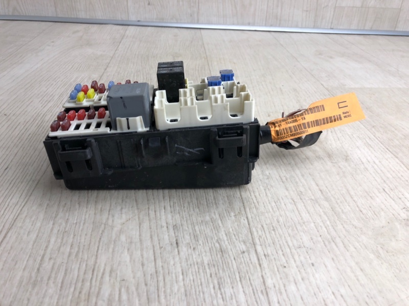 Блок предохранителей моторный отсек FIESTA 08-17 2013 CCN 1.6 HXJB