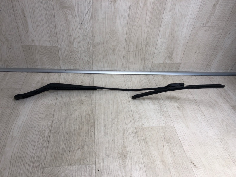 Поводок стеклоочистителя передний правый FIESTA 08-17 2013 CCN 1.6 HXJB