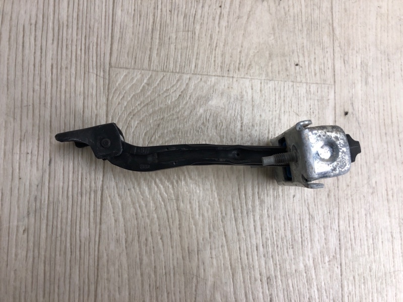 Ограничитель двери передний FIESTA 08-17 2013 CCN 1.6 HXJB