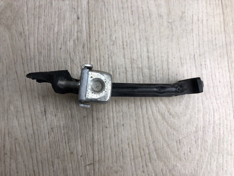 Ограничитель двери задний FIESTA 08-17 2013 CCN 1.6 HXJB