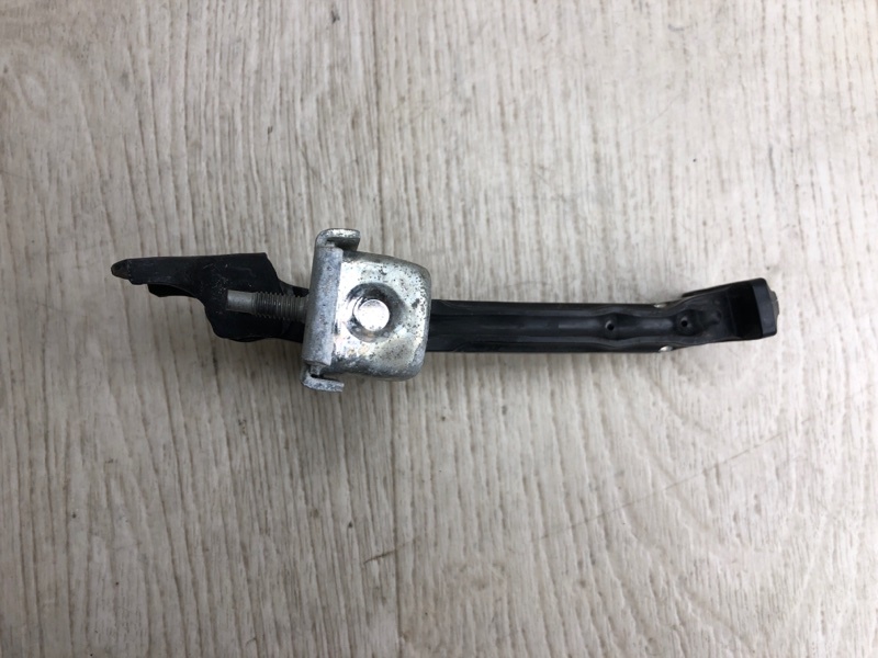 Ограничитель двери задний FIESTA 08-17 2013 CCN 1.6 HXJB