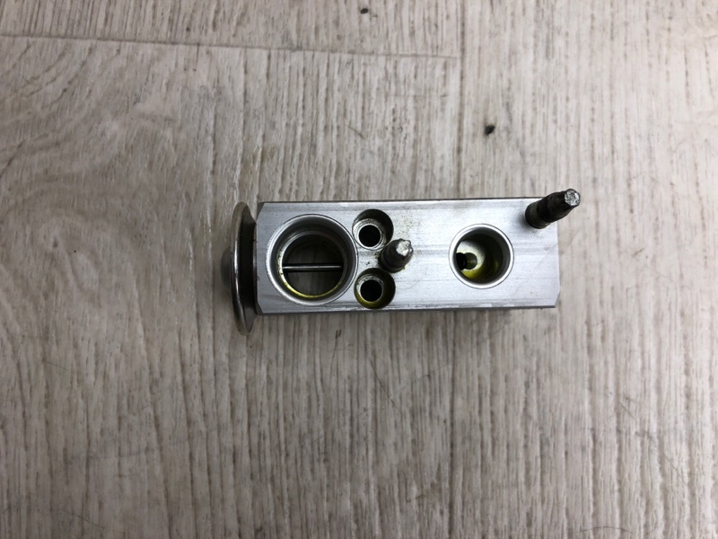 Клапан кондиционера FORD FIESTA 08-17 CCN 1.6 HXJB