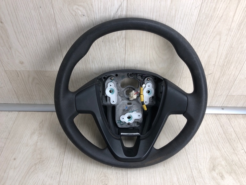 Запчасть руль FORD FIESTA 08-17 2013 CCN 1.6 HXJB BE8Z-3600-AA Б/У Руль FORD FIESTA 08-17 2013 CCN 1.6 HXJB BE8Z-3600-AA Б/У