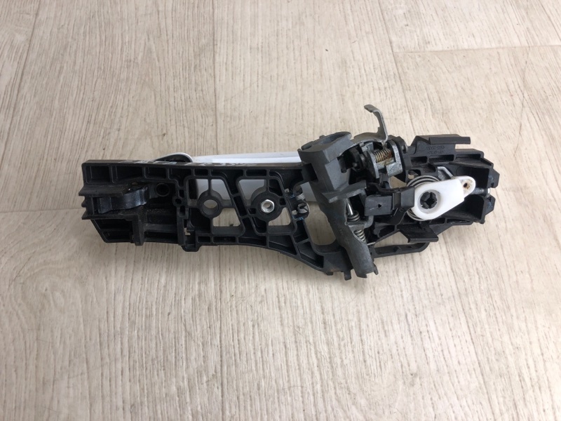 Ручка двери наружная передняя правая FIESTA 08-17 2013 CCN 1.6 HXJB