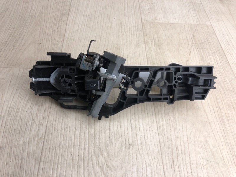 Ручка двери наружная задняя левая FIESTA 08-17 2013 CCN 1.6 HXJB