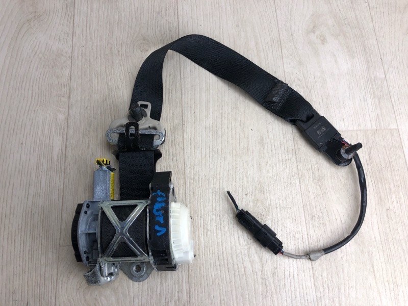 Запчасть ремень безопасности передний правый FORD FIESTA 08-17 2013 CCN 1.6 HXJB BE8Z-54611B08-AA Б/У Ремень безопасности передний правый FORD FIESTA 08-17 2013 CCN 1.6 HXJB BE8Z-54611B08-AA Б/У