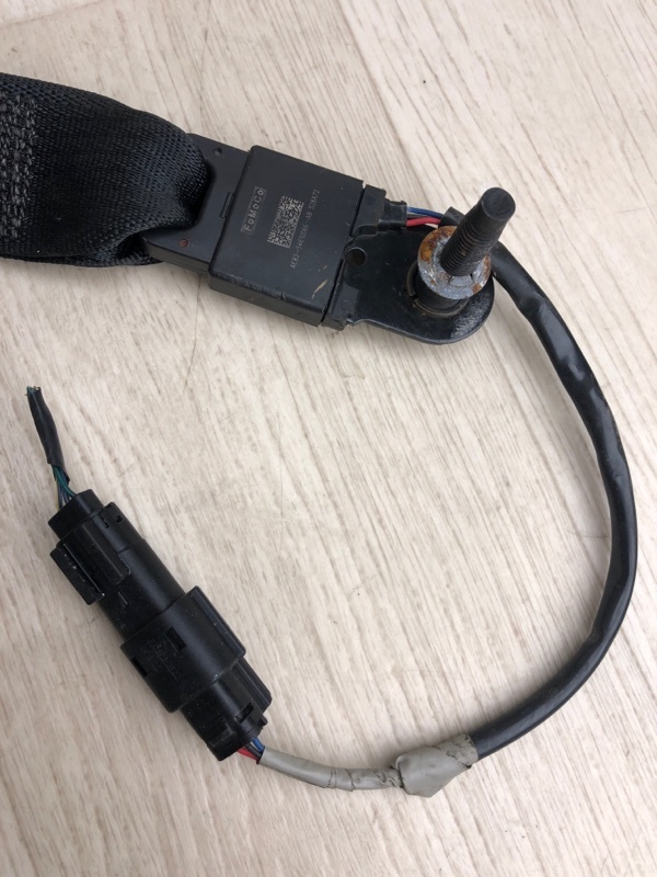 Ремень безопасности передний правый FIESTA 08-17 2013 CCN 1.6 HXJB Ремень безопасности передний правый FIESTA 08-17 2013 CCN 1.6 HXJB