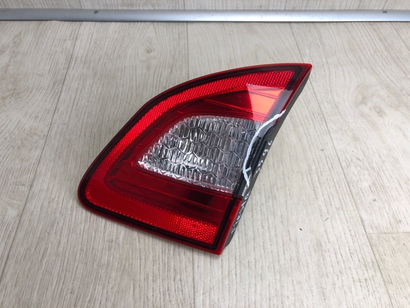 Фонарь внутренний правый FIESTA 08-17 2013 CCN 1.6 HXJB