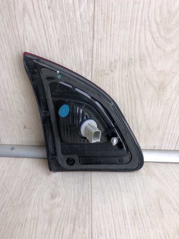 Фонарь внутренний правый FIESTA 08-17 2013 CCN 1.6 HXJB