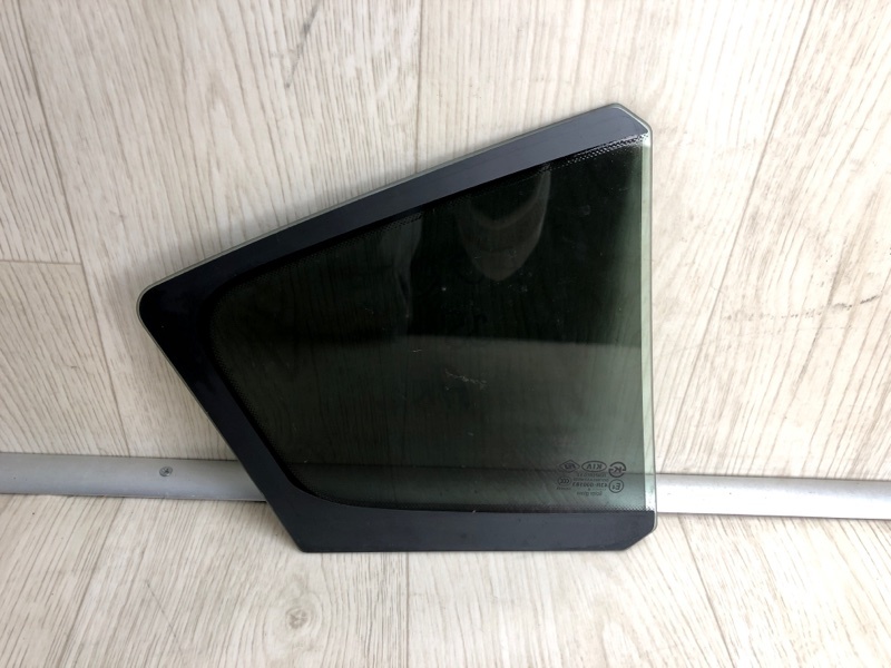 Стекло двери глухое заднее левое KIA FORTE YD 12- YD 1.8 G4NB