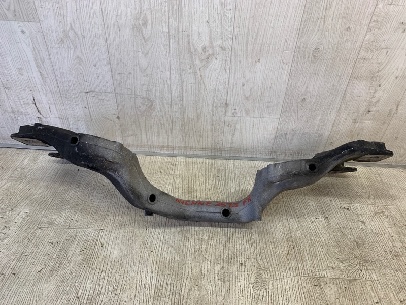 Балка двигателя поперечная CAYENNE 10-18 2010 958 4.8 M48.02 Балка двигателя поперечная CAYENNE 10-18 2010 958 4.8 M48.02