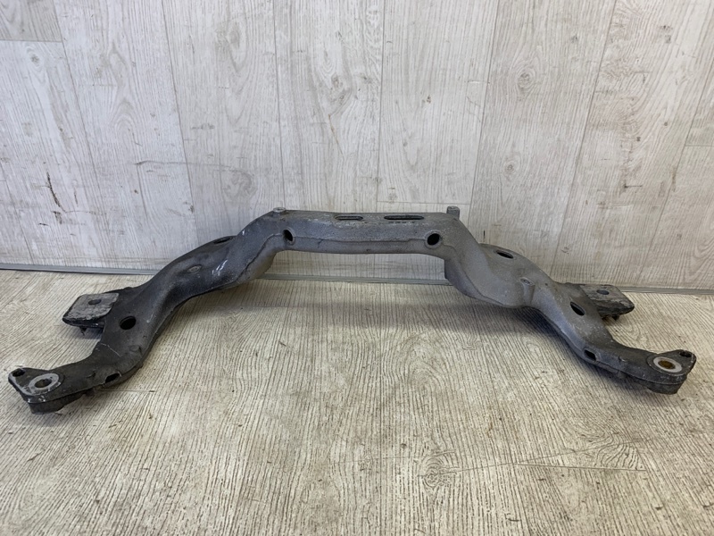 Балка двигателя поперечная CAYENNE 10-18 2010 958 4.8 M48.02 Балка двигателя поперечная CAYENNE 10-18 2010 958 4.8 M48.02