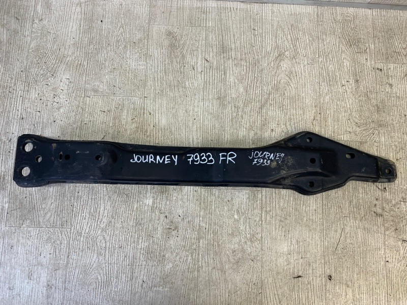 Балка двигателя продольная DODGE JOURNEY 08-20 2008 JC 3.5 EGF 5272647AD Б/У