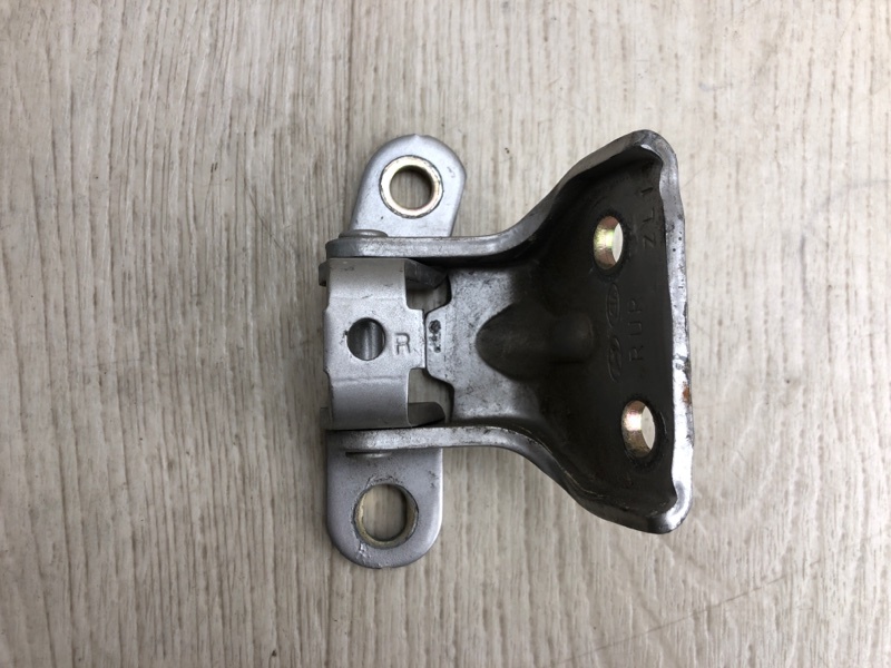 Запчасть петля двери верхняя задняя правая HYUNDAI TUCSON 04-10 2004 JM 2.7 G6BA 79340-17000 Б/У Петля двери верхняя задняя правая HYUNDAI TUCSON 04-10 2004 JM 2.7 G6BA 79340-17000 Б/У