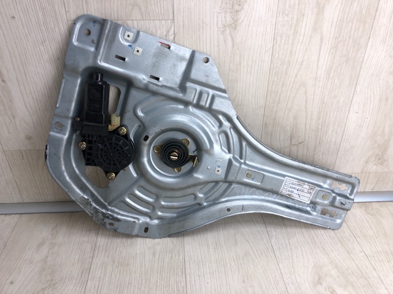 Запчасть стеклоподъемник задний правый HYUNDAI TUCSON 04-10 2004 JM 2.7 G6BA 83406-2E000 Б/У Стеклоподъемник задний правый HYUNDAI TUCSON 04-10 2004 JM 2.7 G6BA 83406-2E000 Б/У
