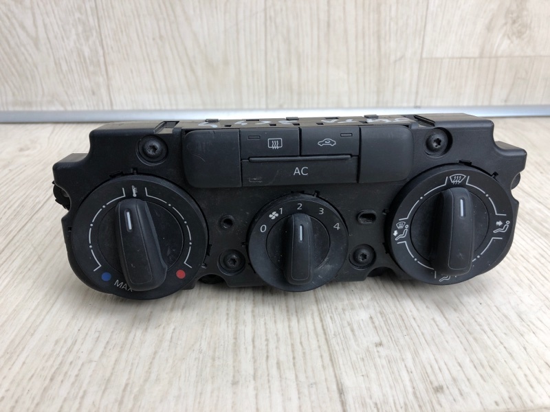 Блок управления печкой VOLKSWAGEN JETTA USA 10-17 2013 162 2.0 CBPA 5C0 820 047 AM REH Б/У