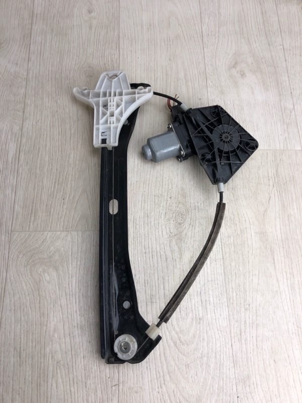 Стеклоподъемник задний правый VOLKSWAGEN JETTA USA 10-17 162 2.0 CBPA