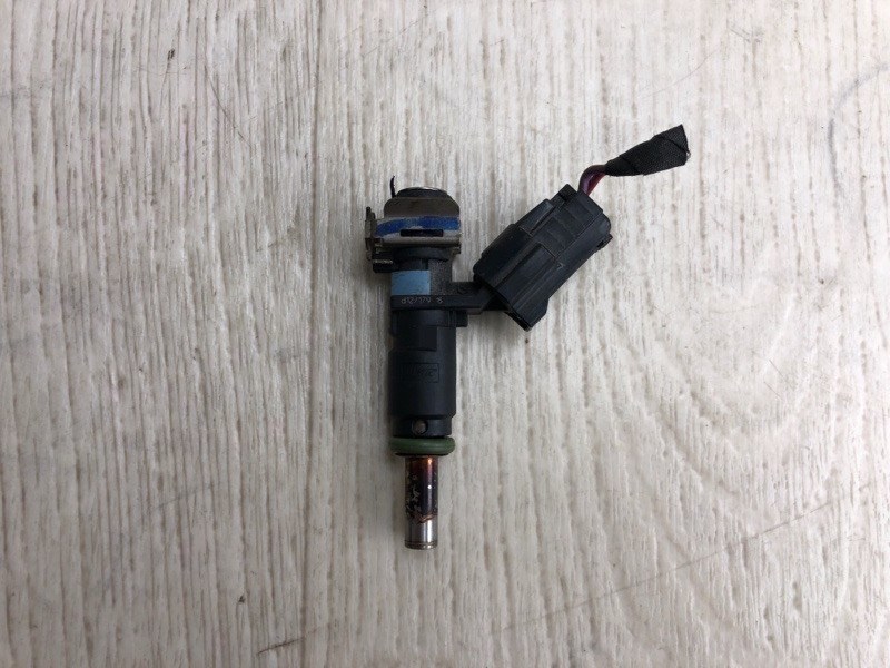 Форсунка топливная VOLKSWAGEN PASSAT B7 11-15 2012 A32 2.5 CBUA 07K 906 031 C Б/У