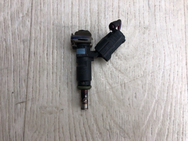 Форсунка топливная VOLKSWAGEN PASSAT B7 11-15 2012 A32 2.5 CBUA 07K 906 031 C Б/У