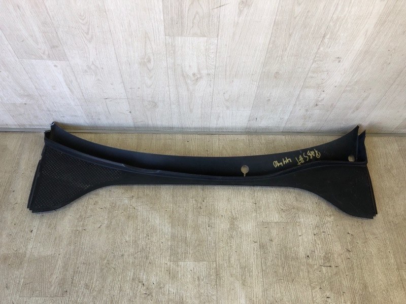 Пластик под лобовое стекло / Жабо VOLKSWAGEN PASSAT B7 11-15 2012 A32 2.5 CBUA 561 819 415 B 9B9 Б/У